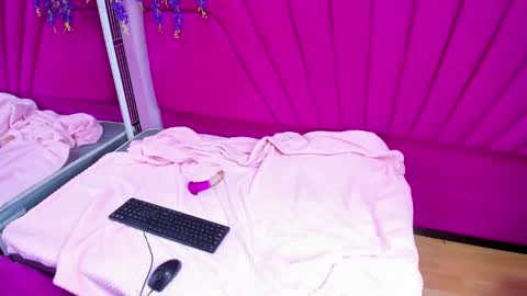 dollyjuicy1 online show from 01-27-25, 02:42