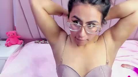 dollyjuicy1 online show from 01-31-25, 09:16