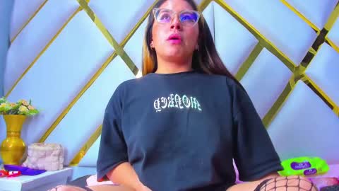 dollyjuicy1 online show from 02-11-25, 07:23