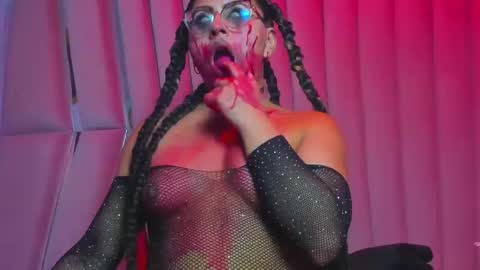 dollyjuicy1 online show from 10-25-25, 07:38