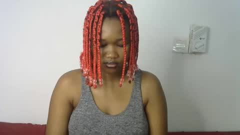 Snapshot of dollyplum chatting on 10-03-25, 10:56 Cushey online show from 10-03-25, 10:56