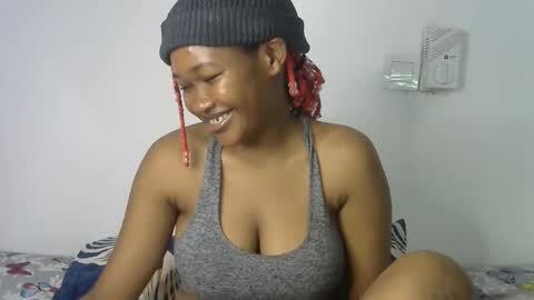 Snapshot of dollyplum chatting on 10-04-25, 08:01 Cushey online show from 10-04-25, 08:01