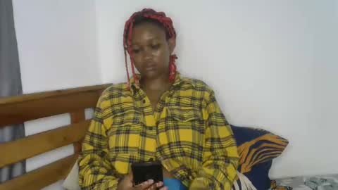 Snapshot of dollyplum chatting on 10-07-25, 02:09 Cushey online show from 10-07-25, 02:09