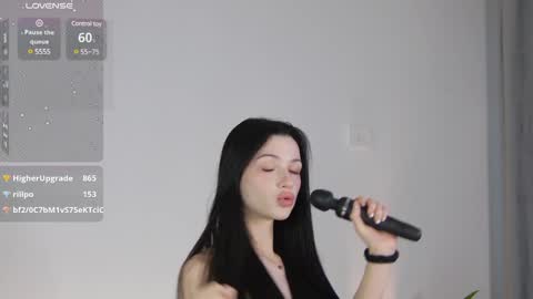 Snapshot of dollyvega chatting on 01-19-25, 01:44 Dolly online show from 01-19-25, 01:44