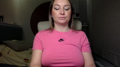 Snapshot of dom_mummy chatting on 12-09-24, 05:51 DOM MUMMY online show from 12-09-24, 05:51