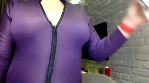 Snapshot of dom_mummy chatting on 12-28-24, 07:22 DOM MUMMY online show from 12-28-24, 07:22