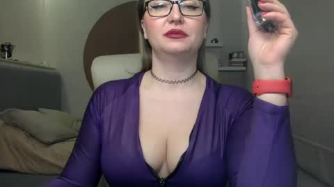 Snapshot of dom_mummy chatting on 01-26-25, 03:25 DOM MUMMY online show from 01-26-25, 03:25