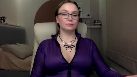 Snapshot of dom_mummy chatting on 01-26-25, 06:58 DOM MUMMY online show from 01-26-25, 06:58