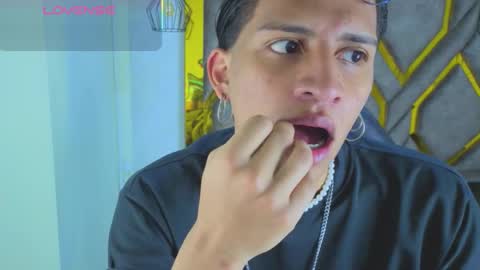 Snapshot of dom_veneno chatting on 12-14-25, 06:34 dom_veneno online show from 12-14-25, 06:34