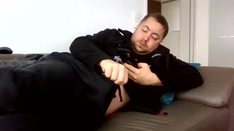 dombio_12 online show from 12-05-25, 11:19