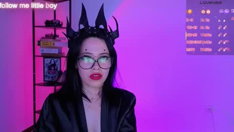 Snapshot of domgiirl chatting on 02-07-26, 10:35 Mistress online show from 02-07-26, 10:35