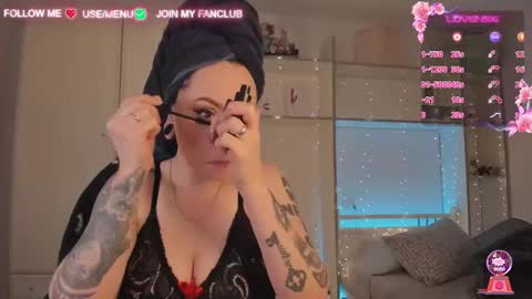 Snapshot of domina_deivis chatting on 01-12-25, 05:24 I WILL BE BACK ON WEDNESDAY DECEMBER 4 0100AM COLOMBIA TIME online show from 01-12-25, 05:24