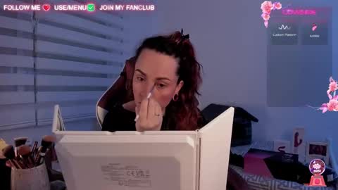 Snapshot of domina_deivis chatting on 03-01-25, 05:09 I WILL BE BACK ON WEDNESDAY DECEMBER 4 0100AM COLOMBIA TIME online show from 03-01-25, 05:09