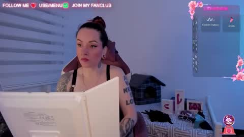 Snapshot of domina_deivis chatting on 03-03-25, 06:26 I WILL BE BACK ON WEDNESDAY DECEMBER 4 0100AM COLOMBIA TIME online show from 03-03-25, 06:26