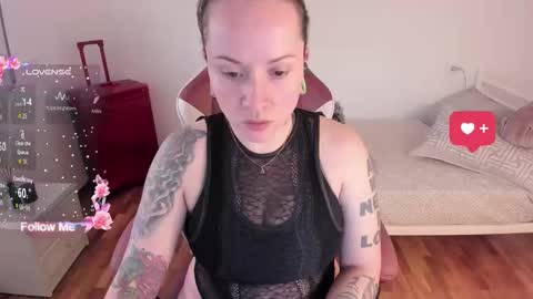 Snapshot of domina_deivis chatting on 12-02-25, 01:05 I WILL BE BACK ON WEDNESDAY DECEMBER 4 0100AM COLOMBIA TIME online show from 12-02-25, 01:05