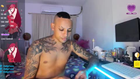 Snapshot of dominant_gay_xxx chatting on 11-11-25, 05:07 jjhoy online show from 11-11-25, 05:07