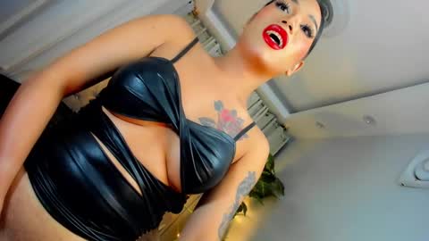 Snapshot of dominantgoddessontop chatting on 02-17-25, 04:59 CALL ME BABY BELLA online show from 02-17-25, 04:59