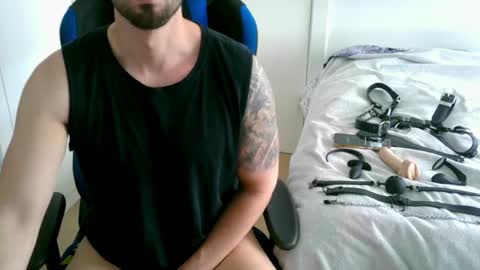 DominatedTitan online show from 04-25-26, 10:51