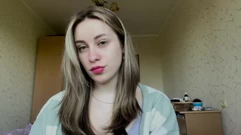 Mia online show from 05-15-26, 07:48