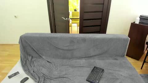 Dominic online show from 04-12-26, 10:09