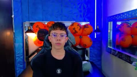 Snapshot of dominic_carminex chatting on 10-23-25, 08:18 dominic_carminex online show from 10-23-25, 08:18