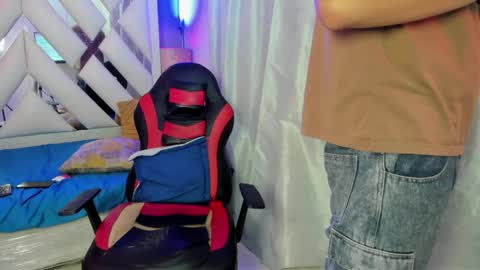 DOMI online show from 04-26-26, 03:26