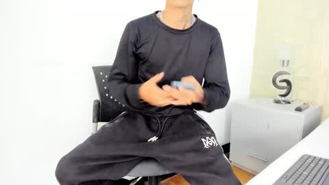 Snapshot of dominic_foox chatting on 02-02-26, 01:21 Dominic foox online show from 02-02-26, 01:21