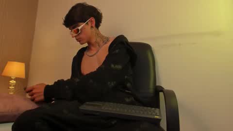 Snapshot of dominic_foox chatting on 02-21-26, 04:41 Dominic foox online show from 02-21-26, 04:41