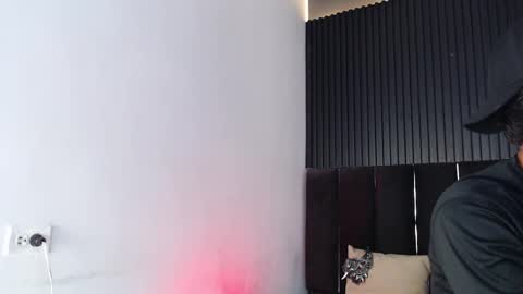 Dominic online show from 10-22-25, 09:36