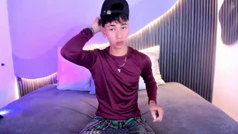 Dominic online show from 11-10-25, 01:04