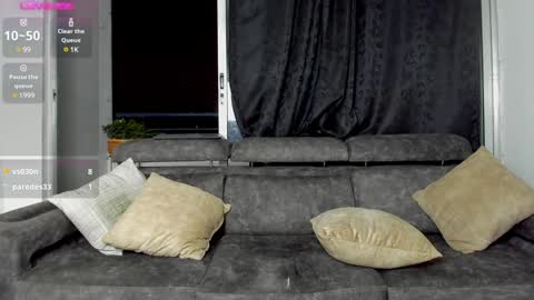 Snapshot of dominic_joness chatting on 12-25-24, 03:40 SANTI independent model online show from 12-25-24, 03:40