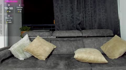 Snapshot of dominic_joness chatting on 01-01-25, 12:21 SANTI independent model online show from 01-01-25, 12:21