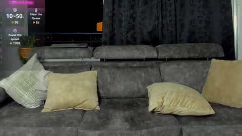 Snapshot of dominic_joness chatting on 01-17-25, 05:11 SANTI independent model online show from 01-17-25, 05:11