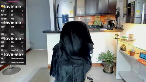 Snapshot of dominic_joness chatting on 09-20-25, 07:04 SANTI independent model online show from 09-20-25, 07:04