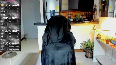 Snapshot of dominic_joness chatting on 09-26-25, 02:04 SANTI independent model online show from 09-26-25, 02:04