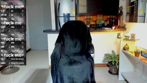 Snapshot of dominic_joness chatting on 10-04-25, 01:47 SANTI independent model online show from 10-04-25, 01:47