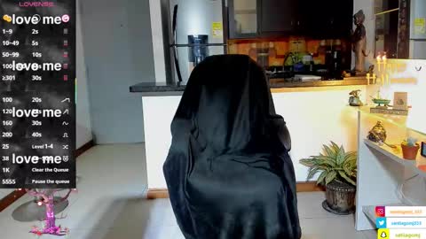 Snapshot of dominic_joness chatting on 10-11-25, 02:11 SANTI independent model online show from 10-11-25, 02:11