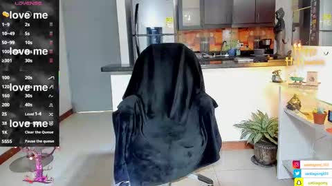 Snapshot of dominic_joness chatting on 10-11-25, 06:39 SANTI independent model online show from 10-11-25, 06:39