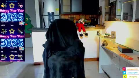 Snapshot of dominic_joness chatting on 11-11-25, 02:22 SANTI independent model online show from 11-11-25, 02:22