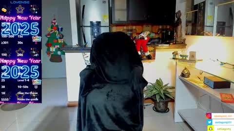 Snapshot of dominic_joness chatting on 11-20-25, 02:01 SANTI independent model online show from 11-20-25, 02:01