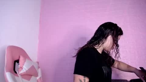   online show from 12-02-25, 12:43