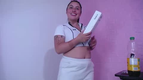 Snapshot of dominic_queen1126 chatting on 09-18-25, 01:40 online show from 09-18-25, 01:40