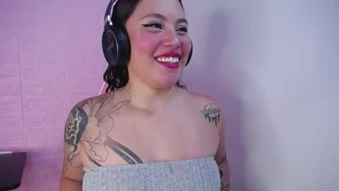 Snapshot of dominic_queen1126 chatting on 09-18-25, 02:08 online show from 09-18-25, 02:08