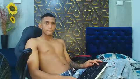 Snapshot of dominic_smith_ chatting on 04-23-26, 04:03 dominic_smith_ online show from 04-23-26, 04:03