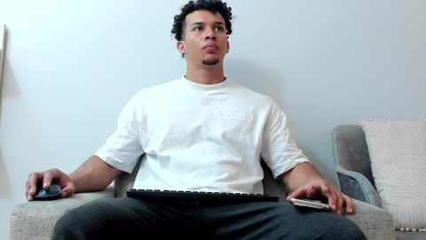 Dominick Star online show from 02-04-25, 03:11