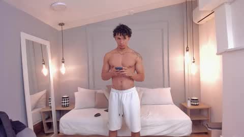 Dominick Star online show from 10-04-25, 04:32