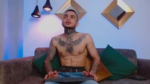 Snapshot of dominicparkerr chatting on 03-16-26, 04:11 Dominic online show from 03-16-26, 04:11