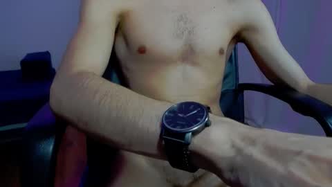 dominicvalente online show from 11-19-25, 04:12