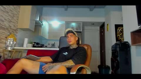 Snapshot of dominiofit chatting on 10-27-25, 01:53 Only fans Ronnie col---InstaRonniecolleman  online show from 10-27-25, 01:53