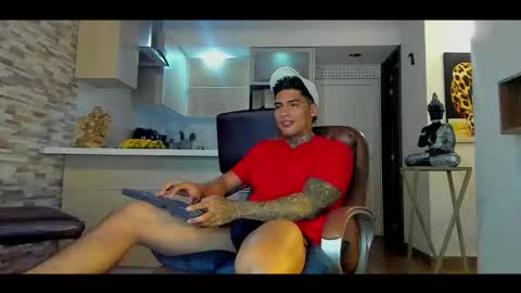 Snapshot of dominiofit chatting on 11-13-25, 12:09 Only fans Ronnie col---InstaRonniecolleman online show from 11-13-25, 12:09